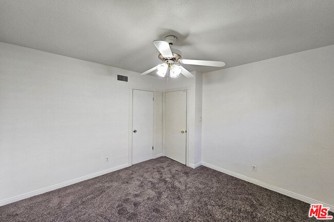 Building Photo - 9321 Donna Ave