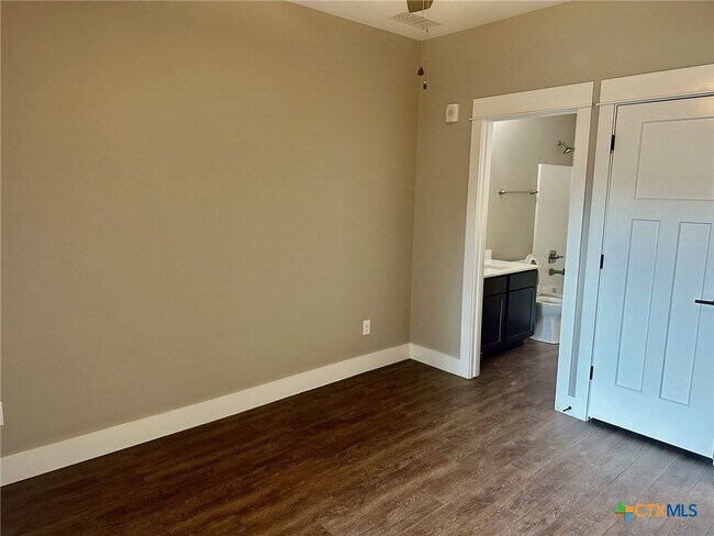 Building Photo - 311 Craddock Ave