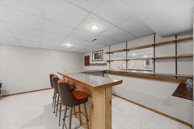 Building Photo - 190 Amherst Dr