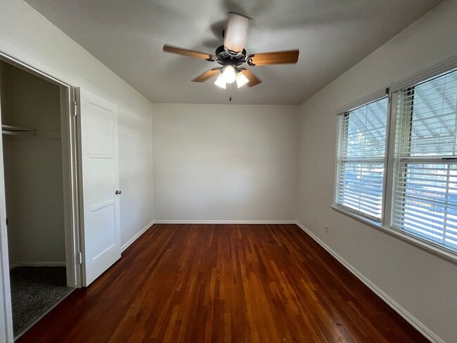 Building Photo - Panorama City 2+1 house w/garage + backyard! (8062 Lennox)