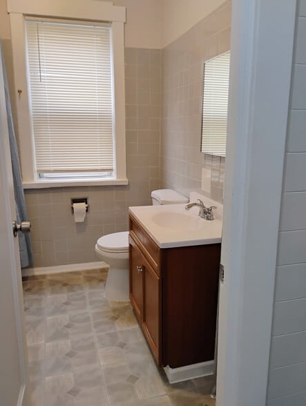 Bathroom w/Sink, Toilet and Tub - 4741 N Troy St