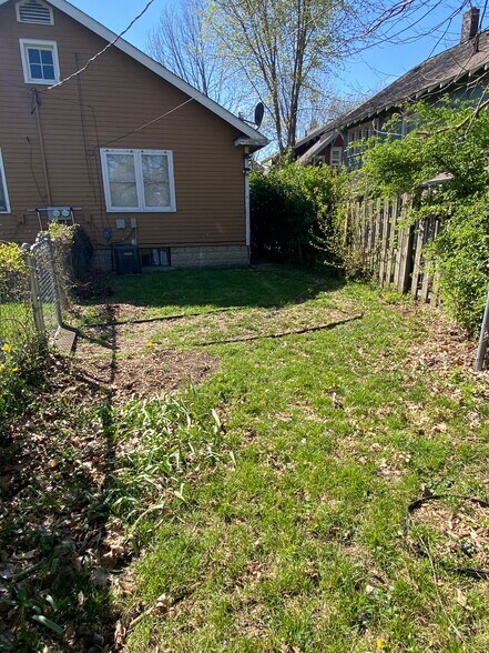 Building Photo - 79 N Layman Ave