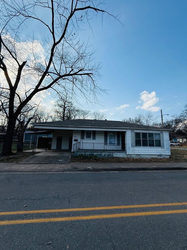 Primary Photo - Cozy Single- Family home NLR