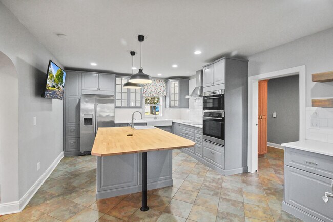 Building Photo - W5838 County Rd A