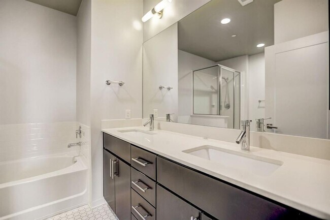 Building Photo - 2724 Treble Ln