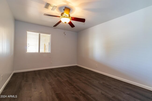 Building Photo - 26960 N 61st St