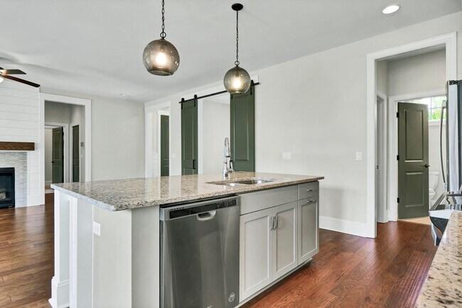 Building Photo - CATHERINES' COVE - Located off Bayshore Dr...