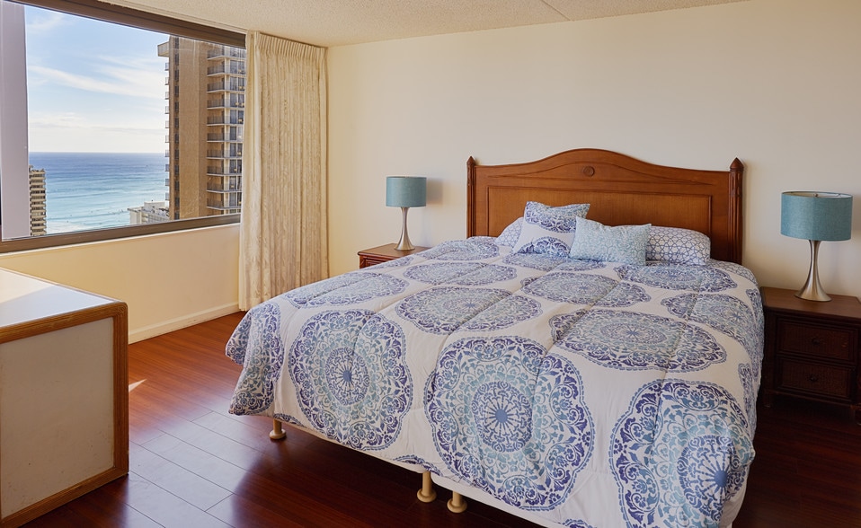 Bedroom - 201 ?Ohua Ave