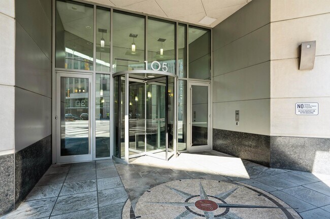 Building Photo - 105 Greene St