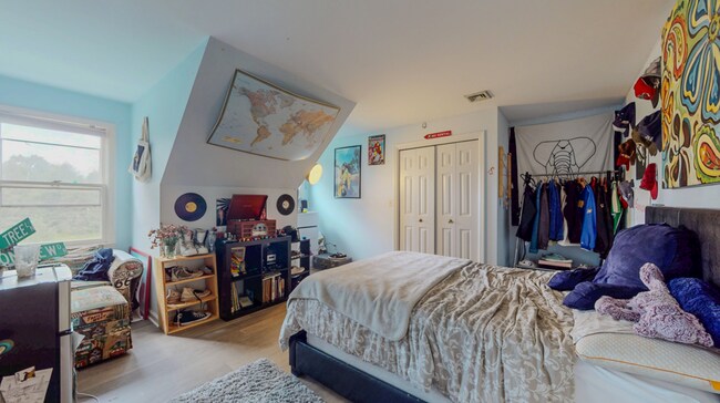 Building Photo - Beautiful Colonial Cape with Fireplace, De...