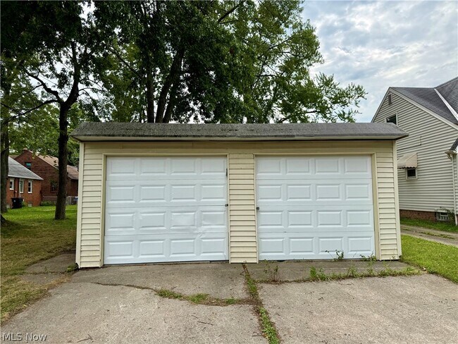 Building Photo - 4162 W 140th St