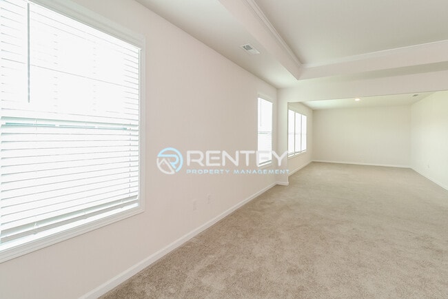 Building Photo - 2097 Saddlebred Dr
