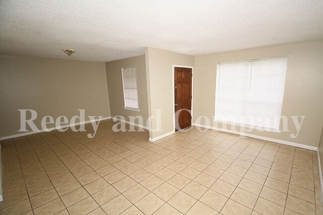 Building Photo - 3385 Barbwood Dr