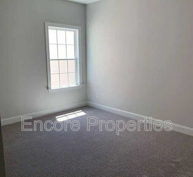 Building Photo - 808 Kingsworth Wy
