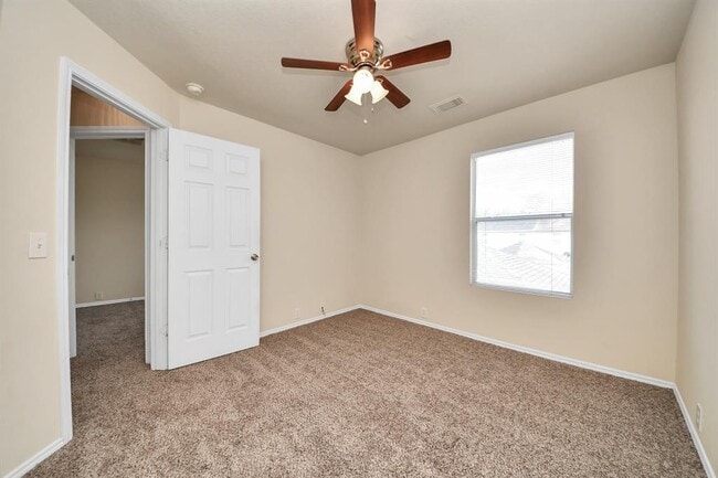Building Photo - 23859 Pebworth Pl