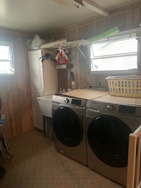 Building Photo - 122 Caravan Cir