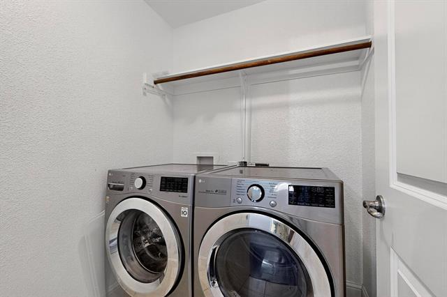 Building Photo - 2584 Jackson Dr