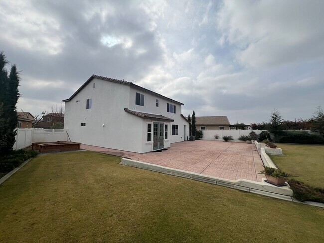 Building Photo - 14816 Huckleberry Dr