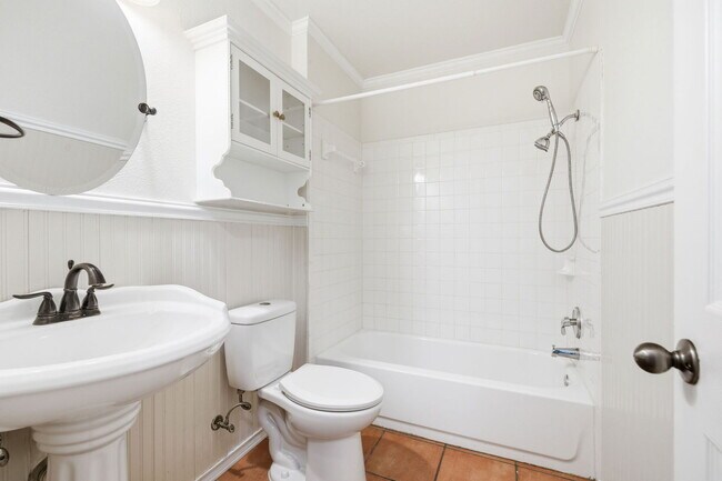 Building Photo - 1202 Sundrop Pl