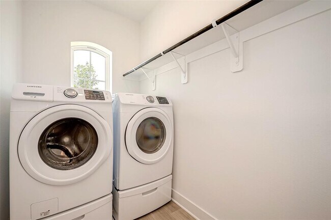 Building Photo - 20942 Tortoise Shell Way