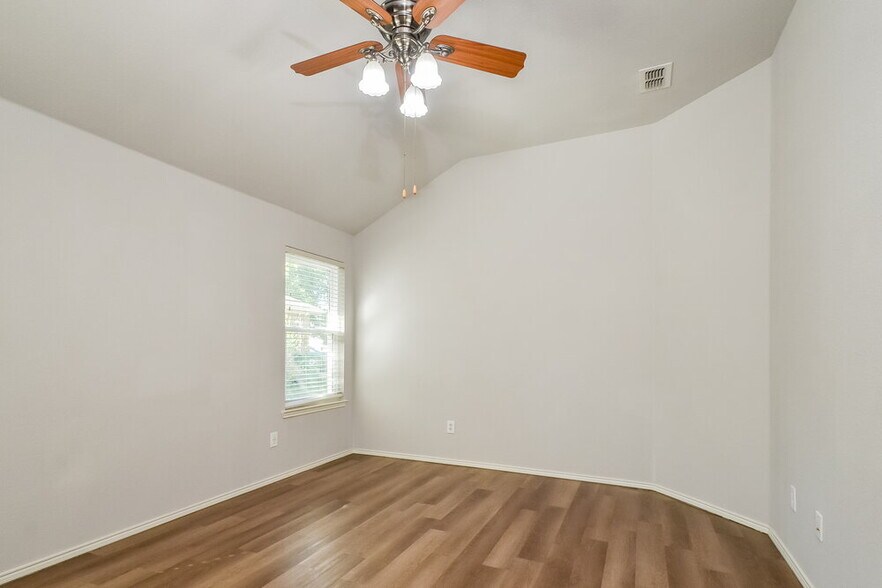 Building Photo - 3720 Allison Dr