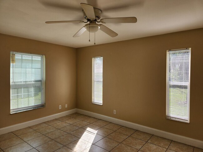 Building Photo - 1125 Alvin Ave