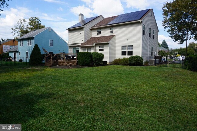 Building Photo - 35 Brook Dr