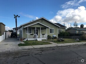 Building Photo - 1642-1644 Donax Avenue