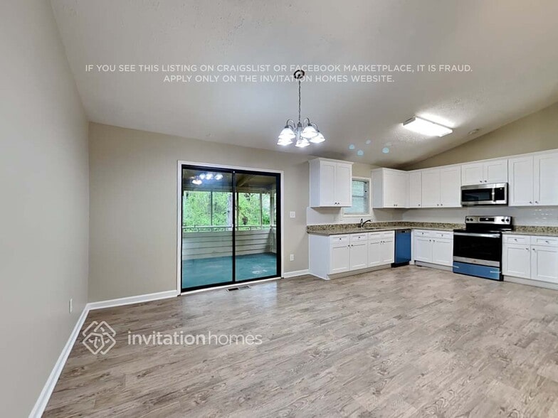 Building Photo - 4026 Leicester Dr NE