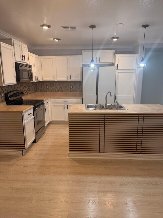 Building Photo - 3907 E Pinto Valley Rd