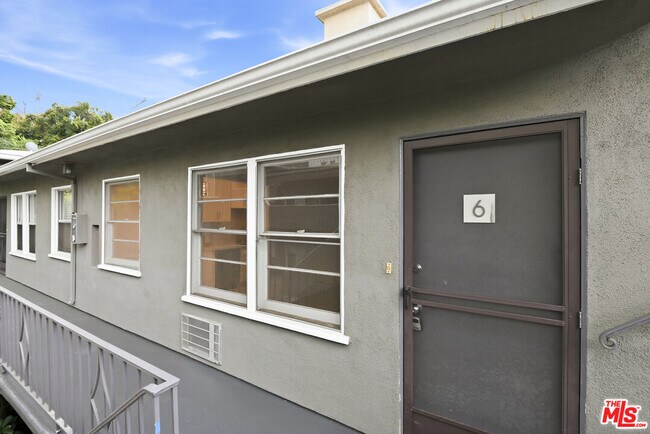 Building Photo - 1944 S Beverly Glen Blvd