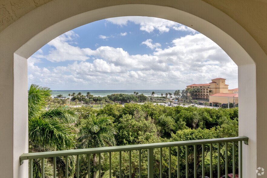 The Residences at The Carlisle Palm Beach 450 E Ocean Ave Lantana FL