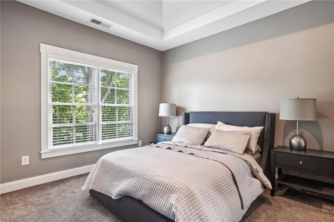 Building Photo - 6285 Aberdeen Dr NE