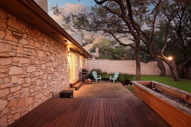 Building Photo - Woods of Shavano Dream