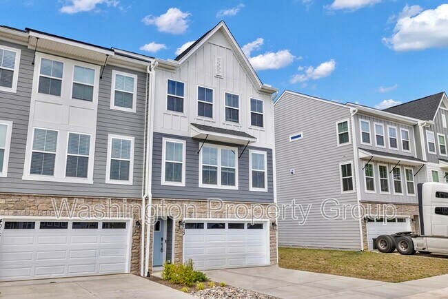 Building Photo - 4013 Singerville Ct