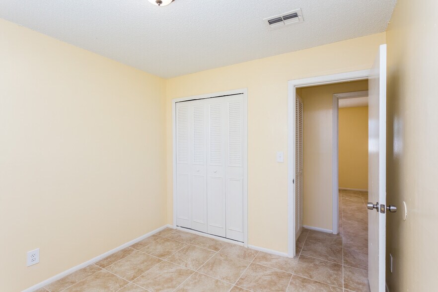 Building Photo - 2239 Bryan St