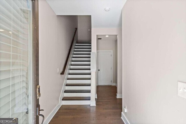 Building Photo - 2180 Colvin Ct NW