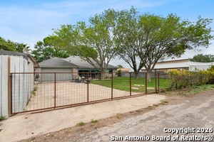 Building Photo - 109 Weeping Willow