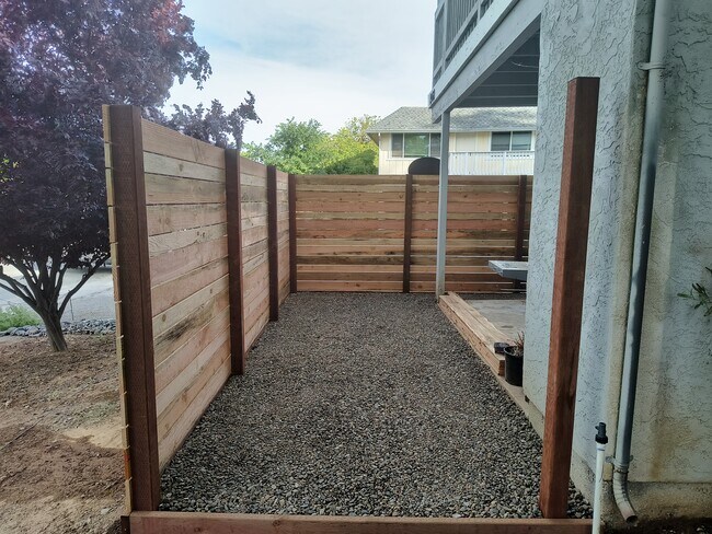 Building Photo - 1960 S Dora St