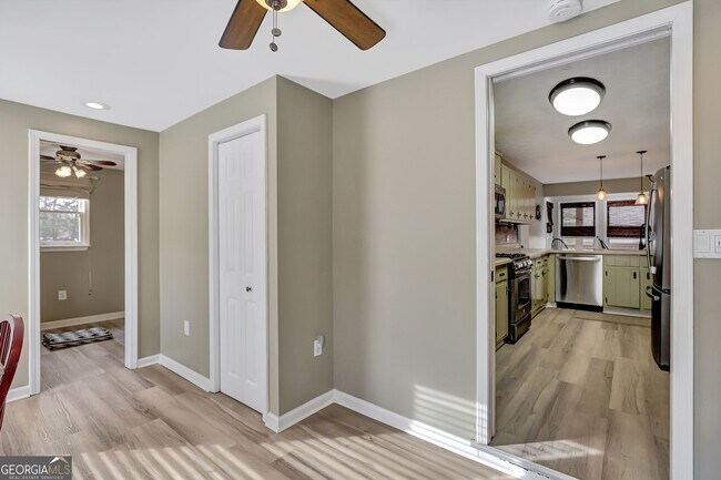 Building Photo - 300 Briarwood Rd