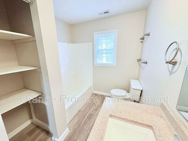 Building Photo - 410 Old Central Rd