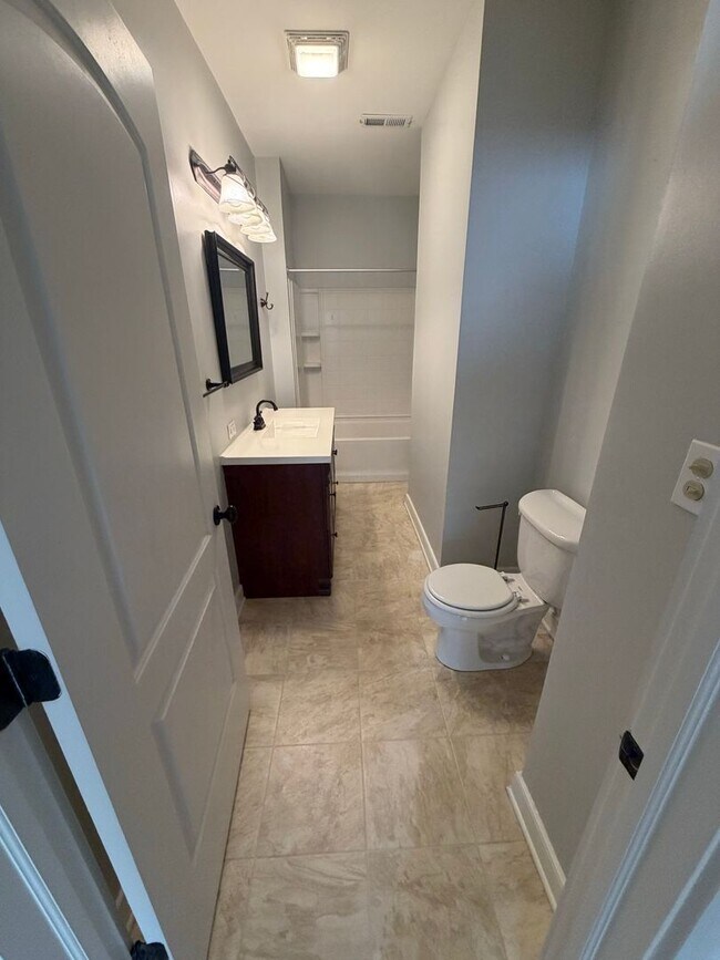 Building Photo - Beautifully Renovated Swansboro Home