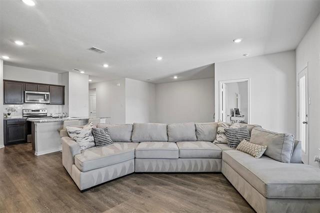 Building Photo - 3000 Buttonbush Dr