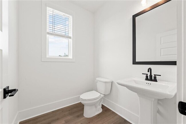 Building Photo - 3571 Overlook Rd NW