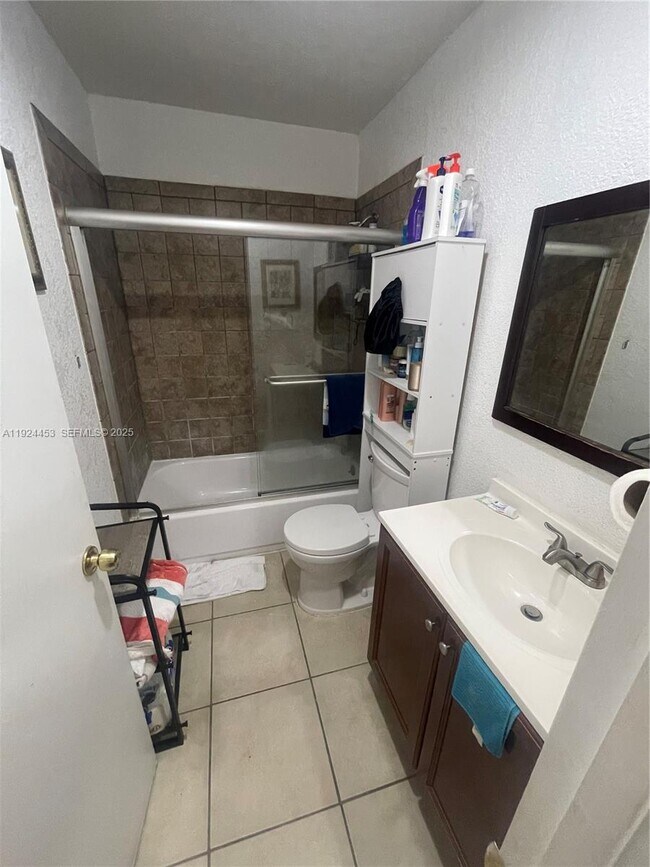 Building Photo - 4852 NW 9th Dr