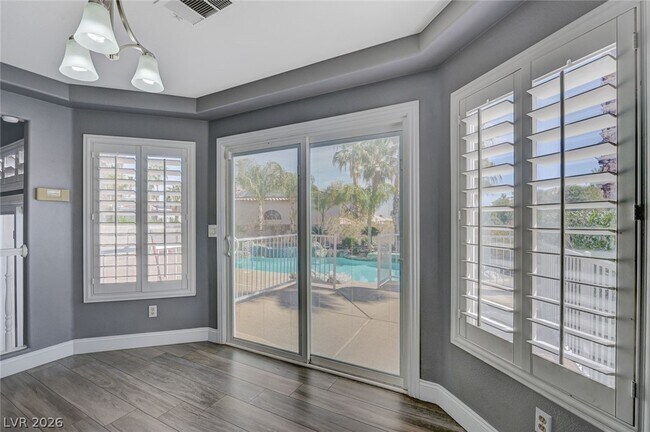 Building Photo - 3800 Beacon Point St