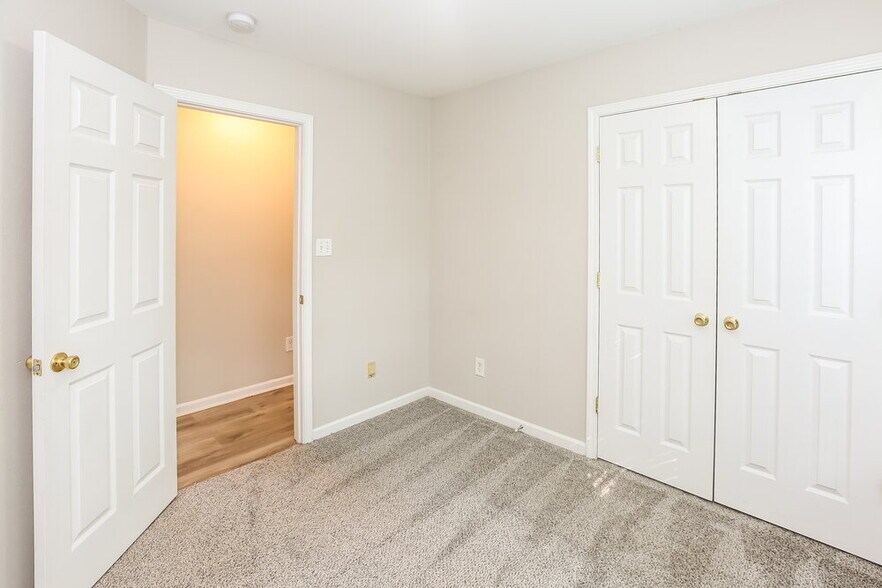 Building Photo - 5883 Culloden Ct