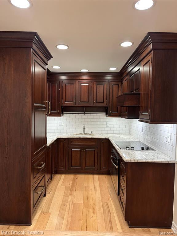 Building Photo - 444 Chester St