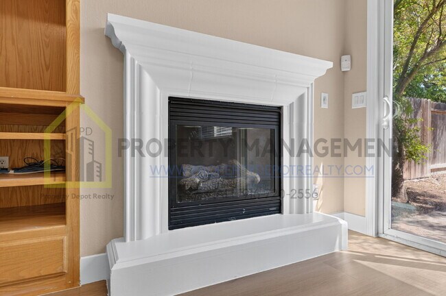 Building Photo - Spacious 3-Bed, 2-Bath Retreat on Charm Way