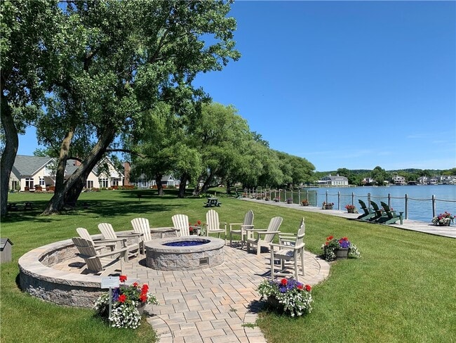 Building Photo - 245 Roseland Ln